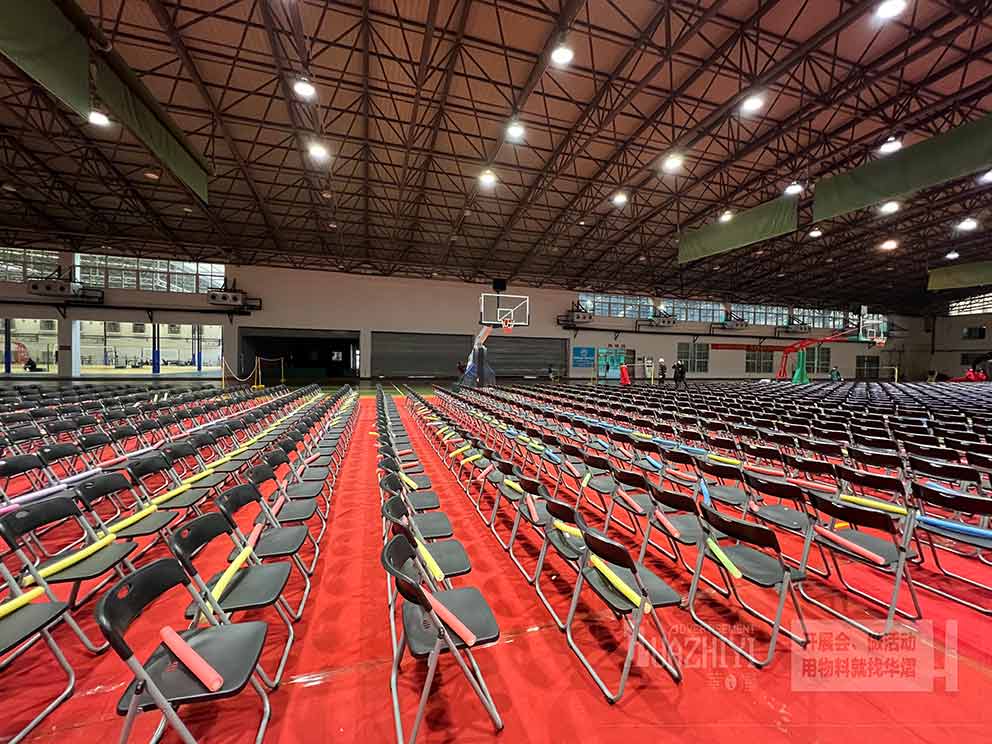 黑色折疊椅租賃使用現(xiàn)場(chǎng)直拍