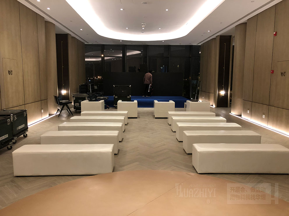 沙發(fā)條出租是靈活舒適的活動(dòng)新選擇