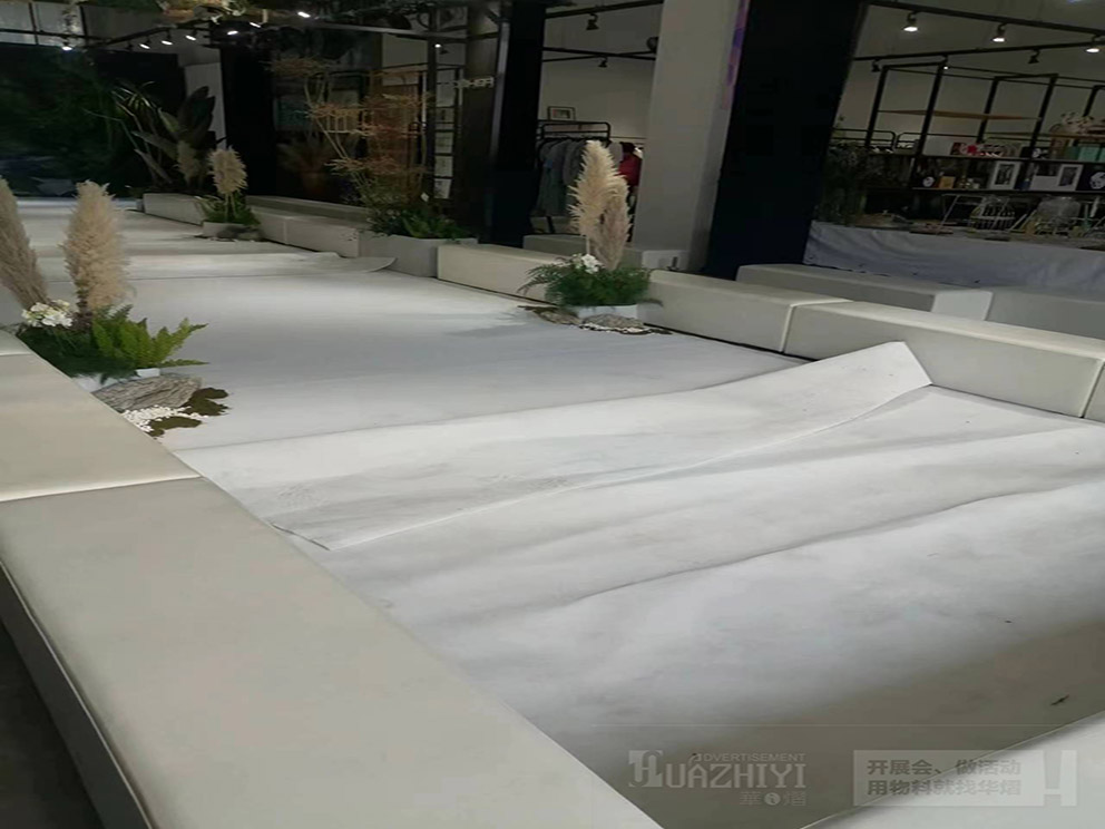 沙發(fā)條出租是靈活舒適的活動(dòng)新選擇