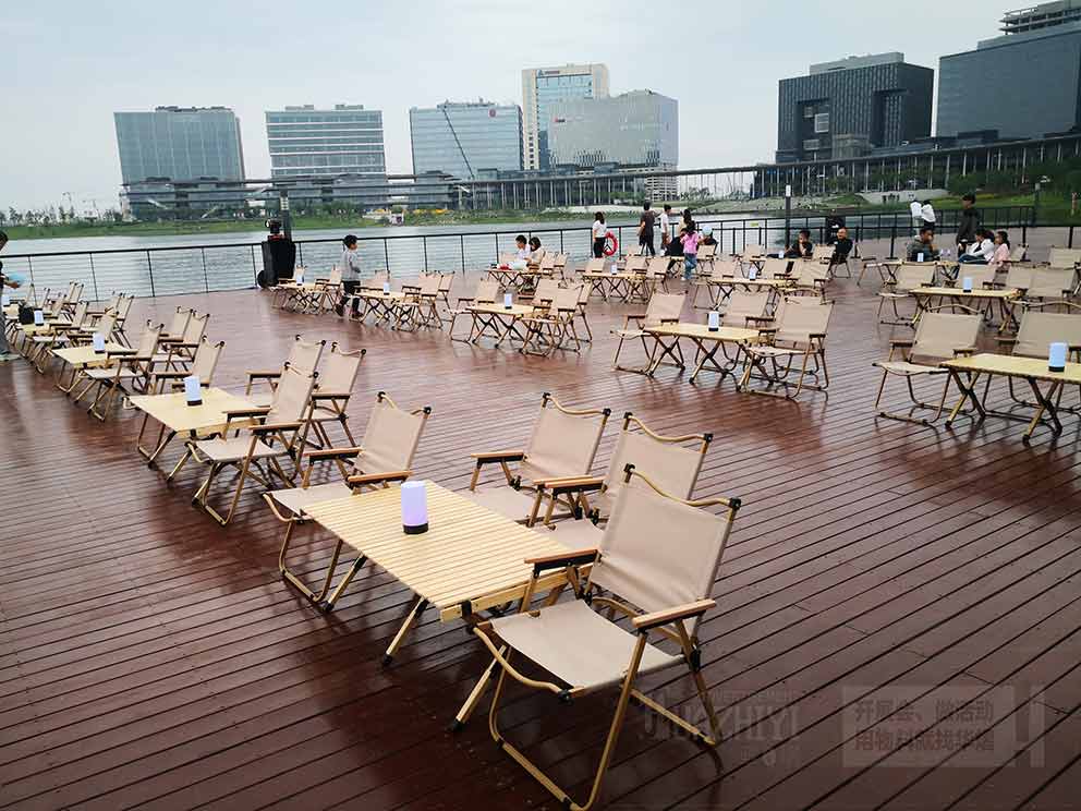 啤酒桌椅租賃現(xiàn)身戶外休閑活動時刻