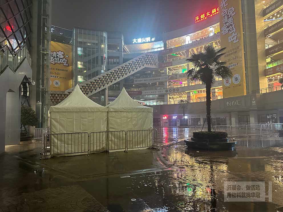 鐵馬護欄出租在步行街保證安全暢通