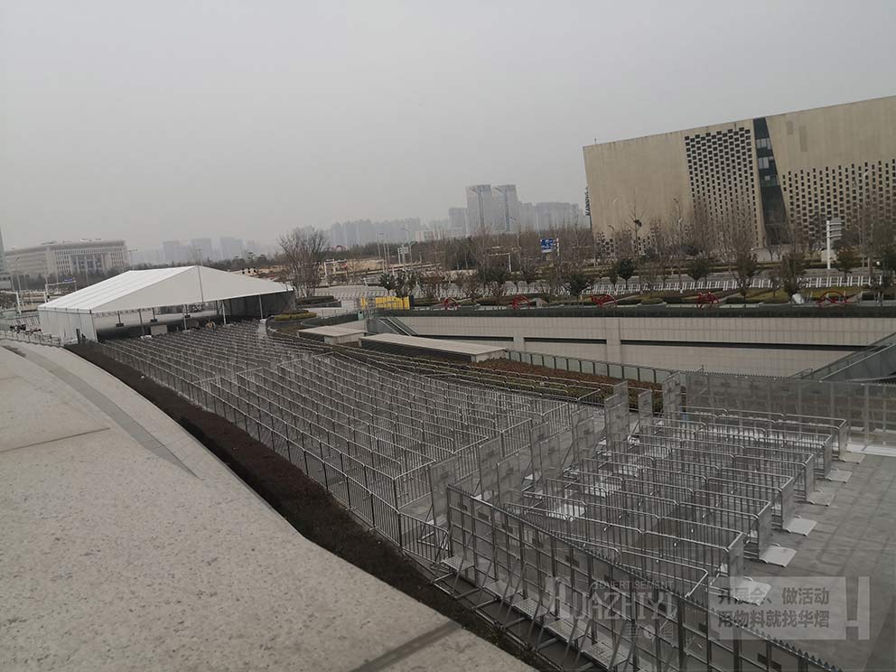 李建鄭州演唱會(huì)租賃華熠鐵馬護(hù)欄