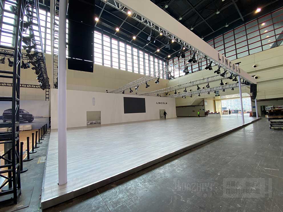 車展地臺(tái)出租廠家搭建領(lǐng)克車展地臺(tái)