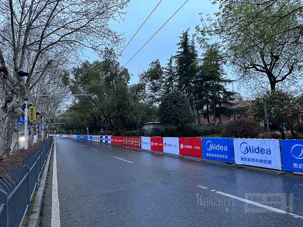 武漢馬拉松健康跑終點租賃使用鐵馬護欄