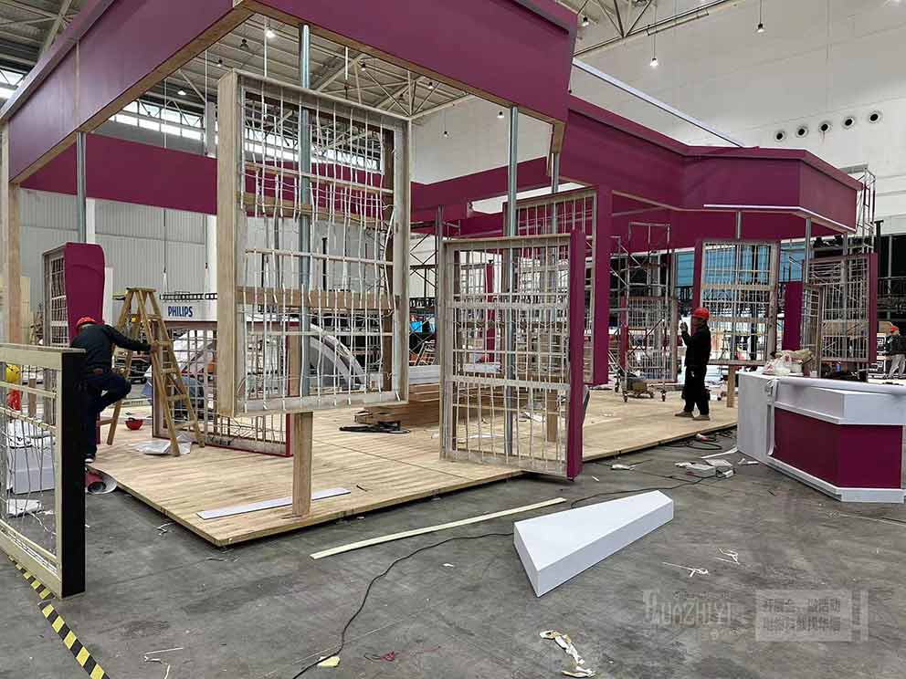 會(huì)展中心室內(nèi)展位地臺(tái)租賃該怎么鋪設(shè)？