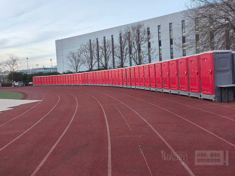 鄭州物料租賃公司出租移動(dòng)廁所:讓?xiě)敉饣顒?dòng)更安心