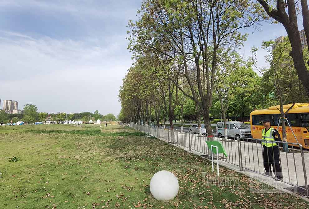 華熠鐵馬護(hù)欄租賃助力文化節(jié)開幕式現(xiàn)場