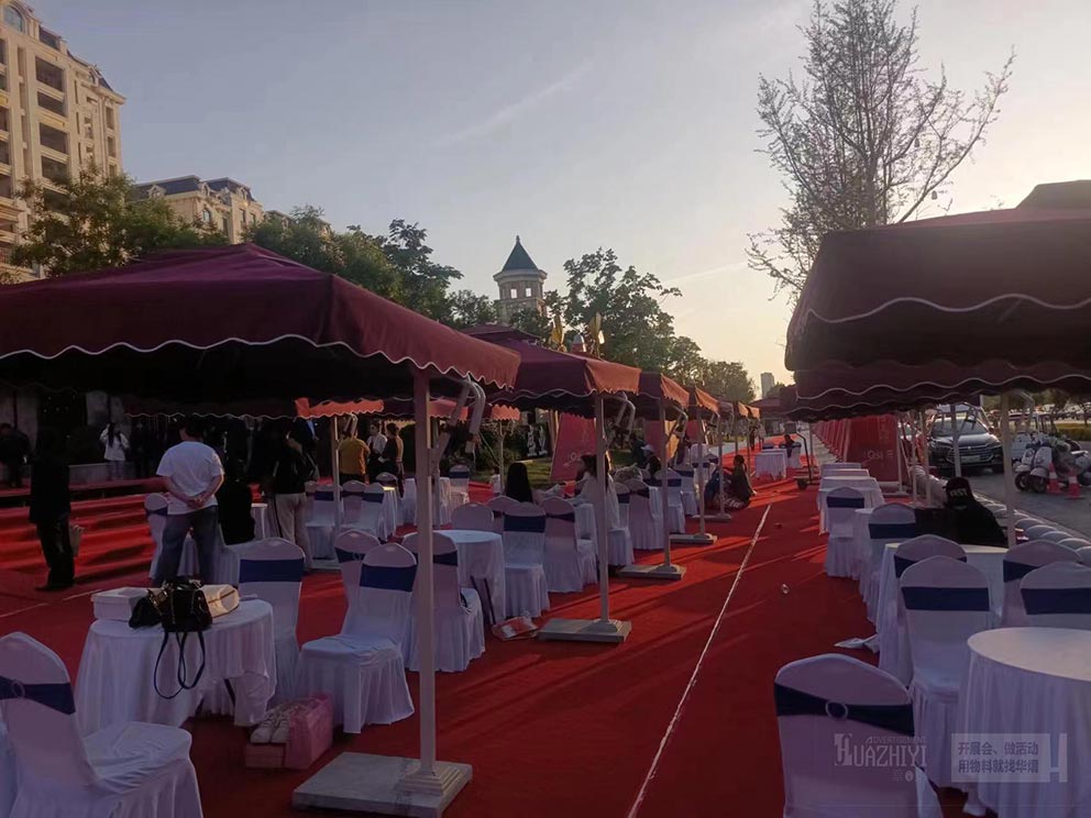 華熠單邊傘租賃助力盛業(yè)潤(rùn)華園交房活動(dòng)