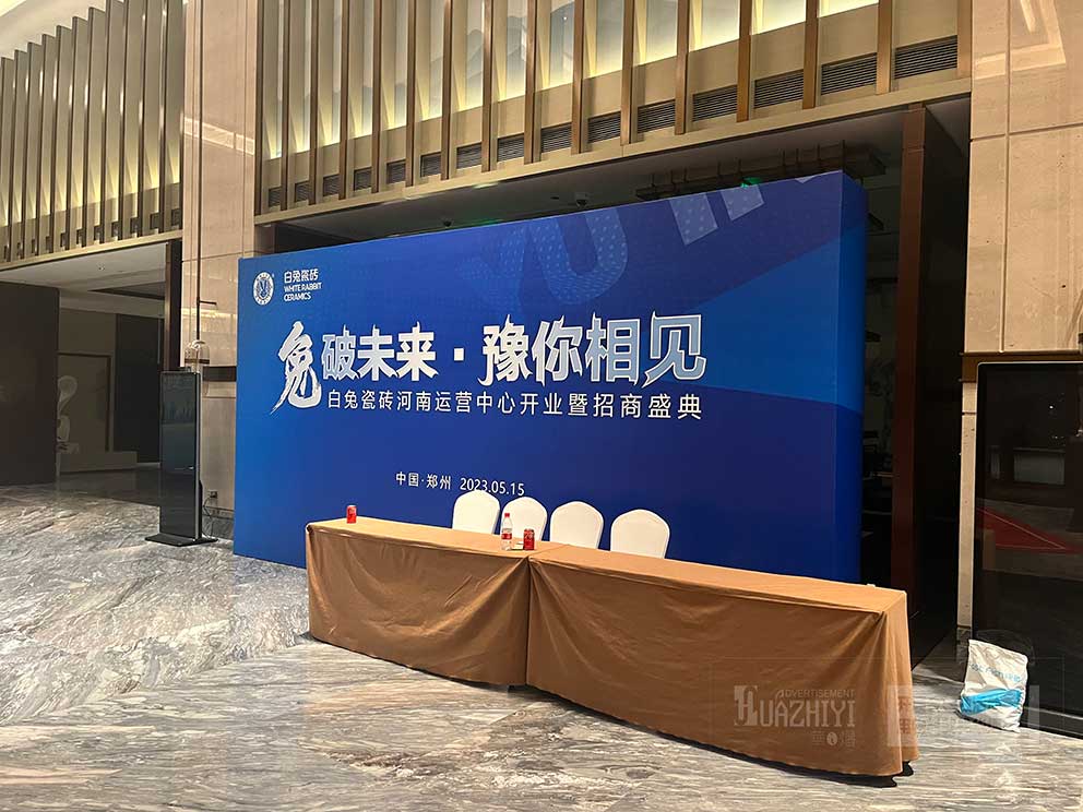 桁架出租與廣告畫面結(jié)合：打造高效宣傳的完美組合