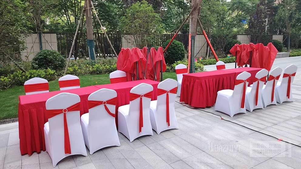 桌椅出租是一種更經(jīng)濟(jì)的活動解決方案