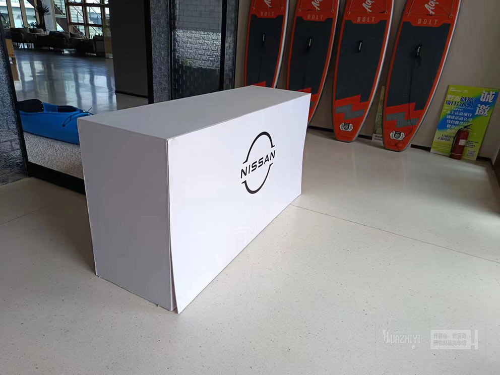 鄭州物料出租公司：多彩接待臺(tái)，滿足您的每一場活動(dòng)