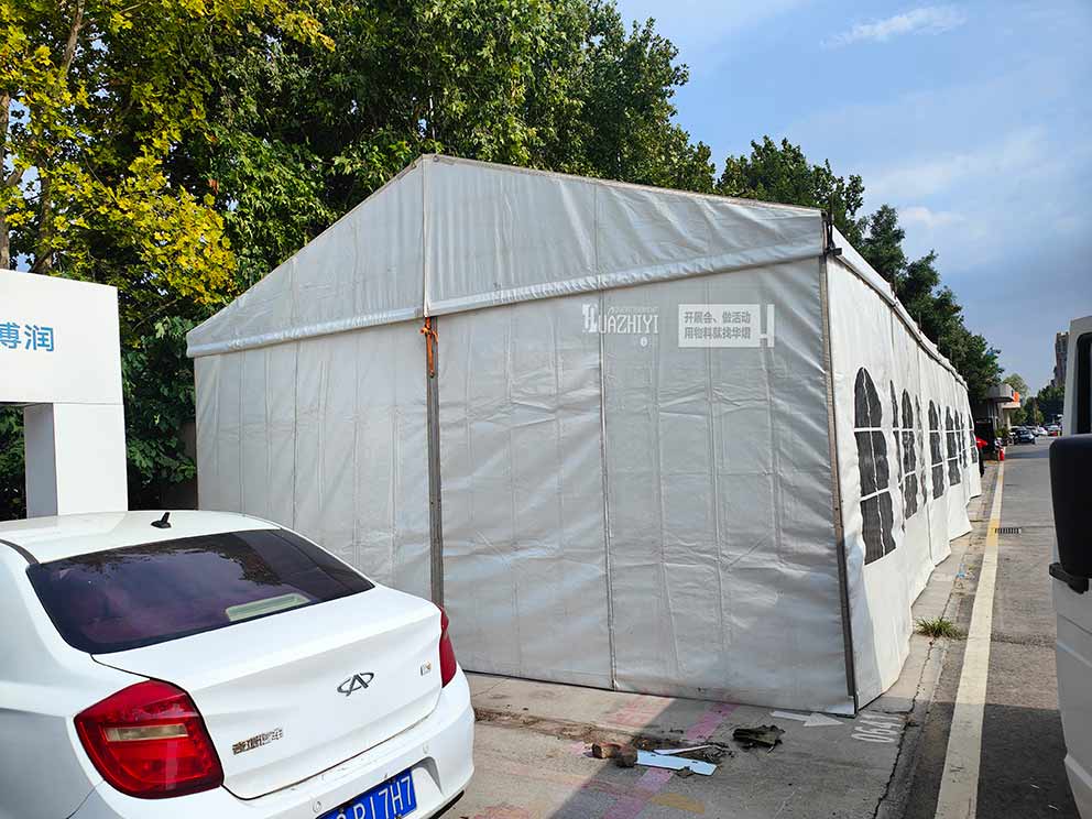 洛陽篷房租賃搭建的白色篷房現(xiàn)場(chǎng)細(xì)節(jié)圖來了