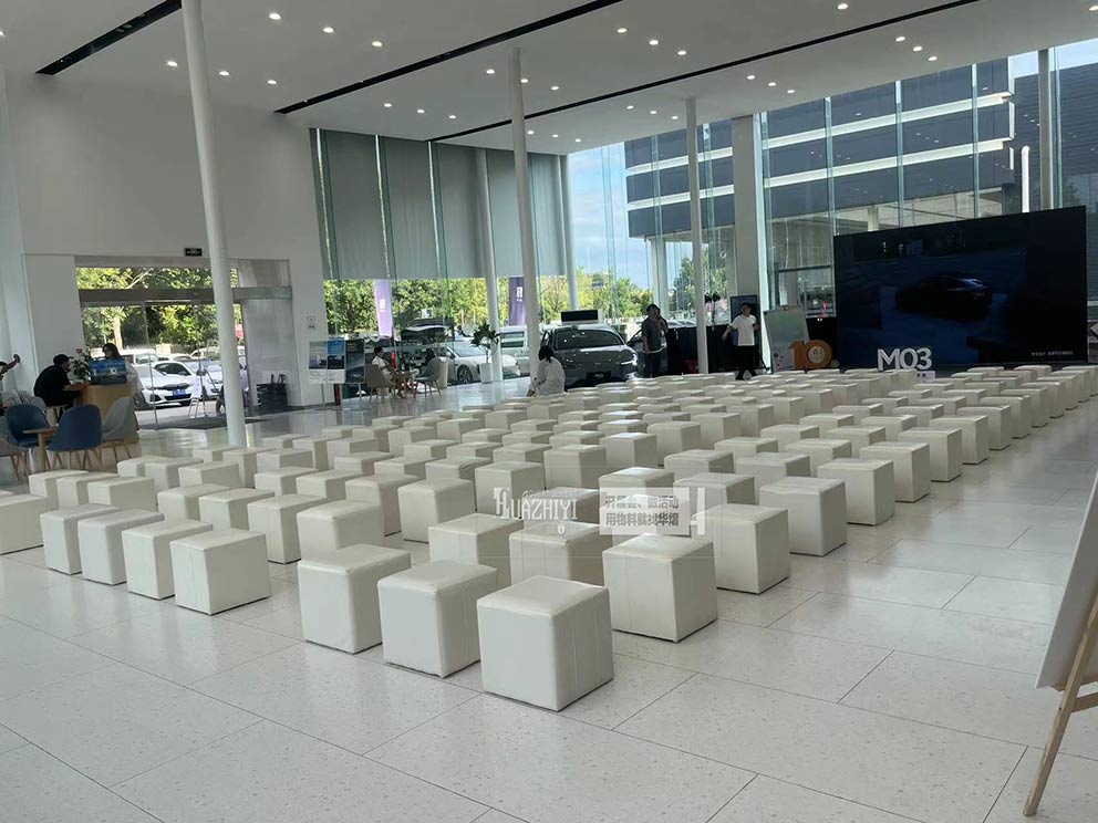 洛陽(yáng)沙發(fā)出租公司提供小鵬10年熱愛之夜沙發(fā)凳