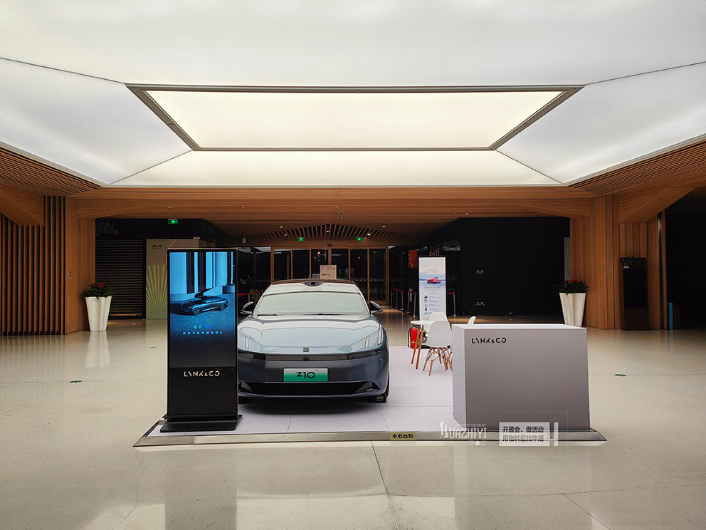 鄭州地臺出租布置永威木色領(lǐng)克車展