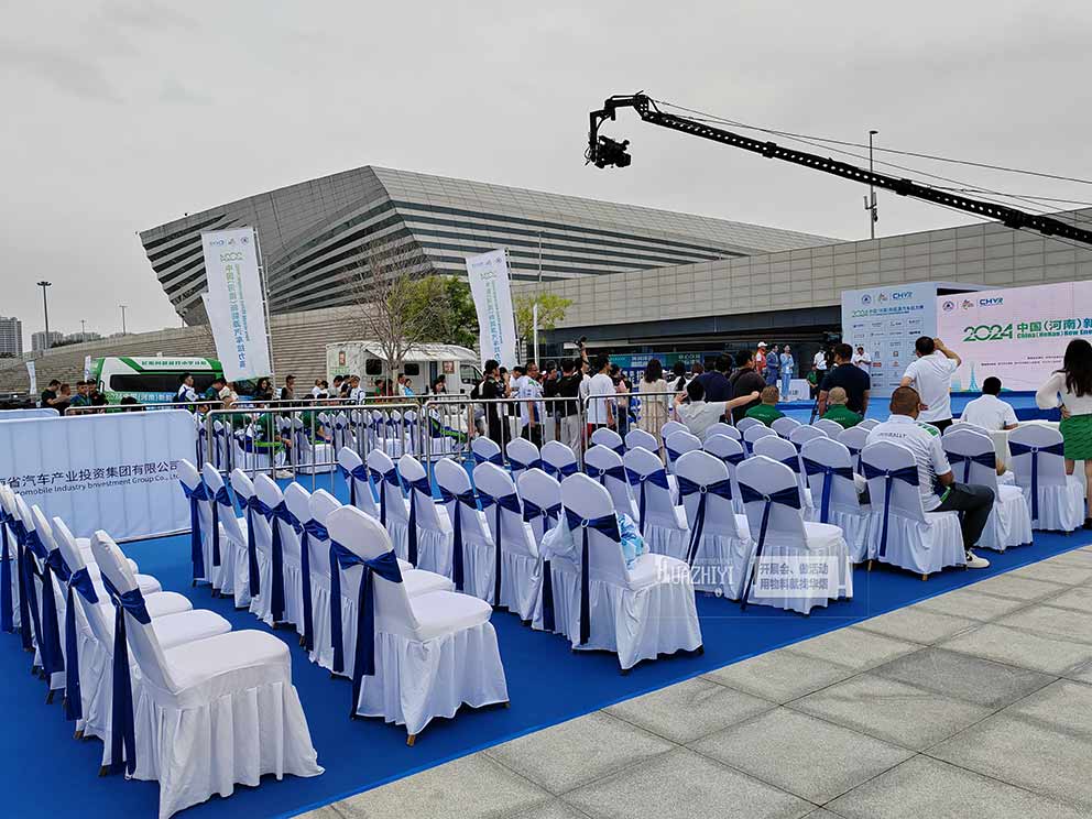 鄭州桌椅出租為室外活動提供簡約大方的貴賓椅