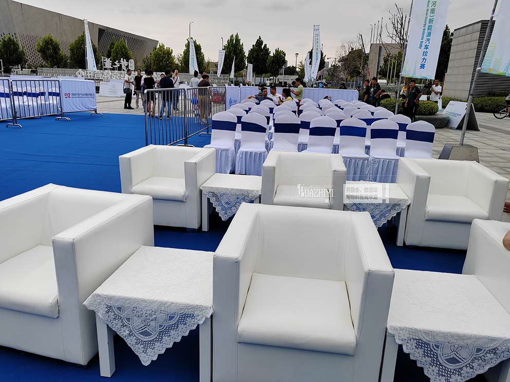 鄭州桌椅出租為室外活動提供簡約大方的貴賓椅