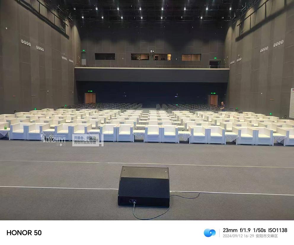 開封桌椅出租公司布置場館大講堂現(xiàn)場