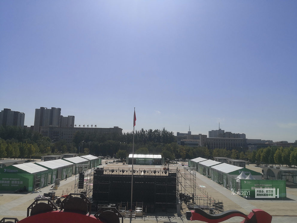 鄭州篷房出租搭建的尖頂篷房用在購(gòu)物節(jié)很合適