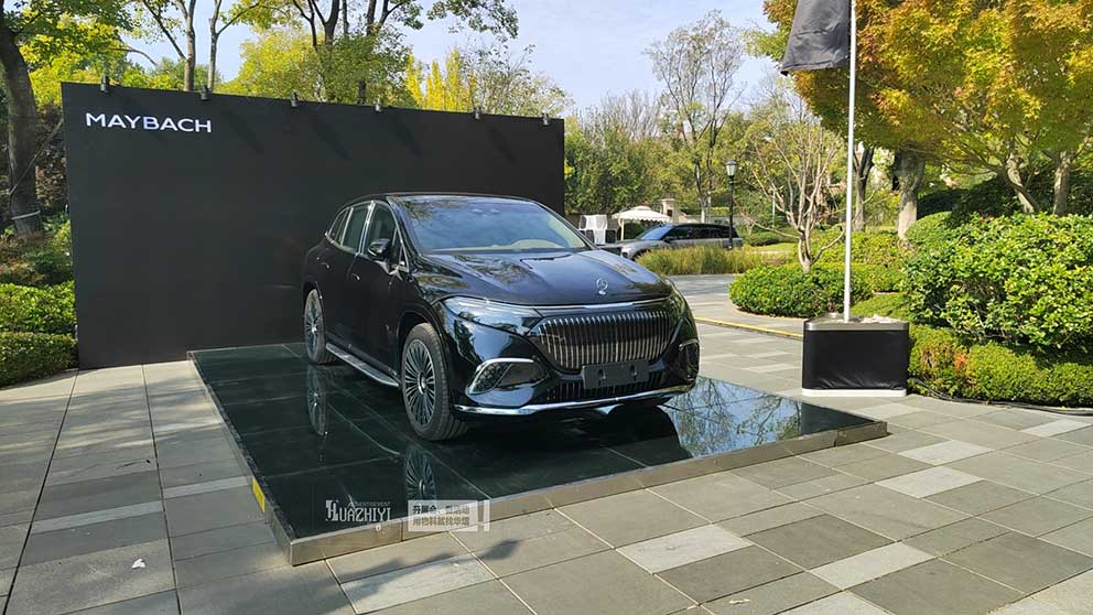 鄭州地臺出租鋪設(shè)玻璃地臺助力車展