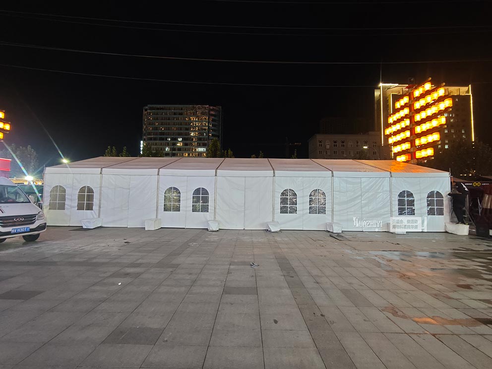 鄭州篷房租賃搭建一座室外短時(shí)特賣白色篷房