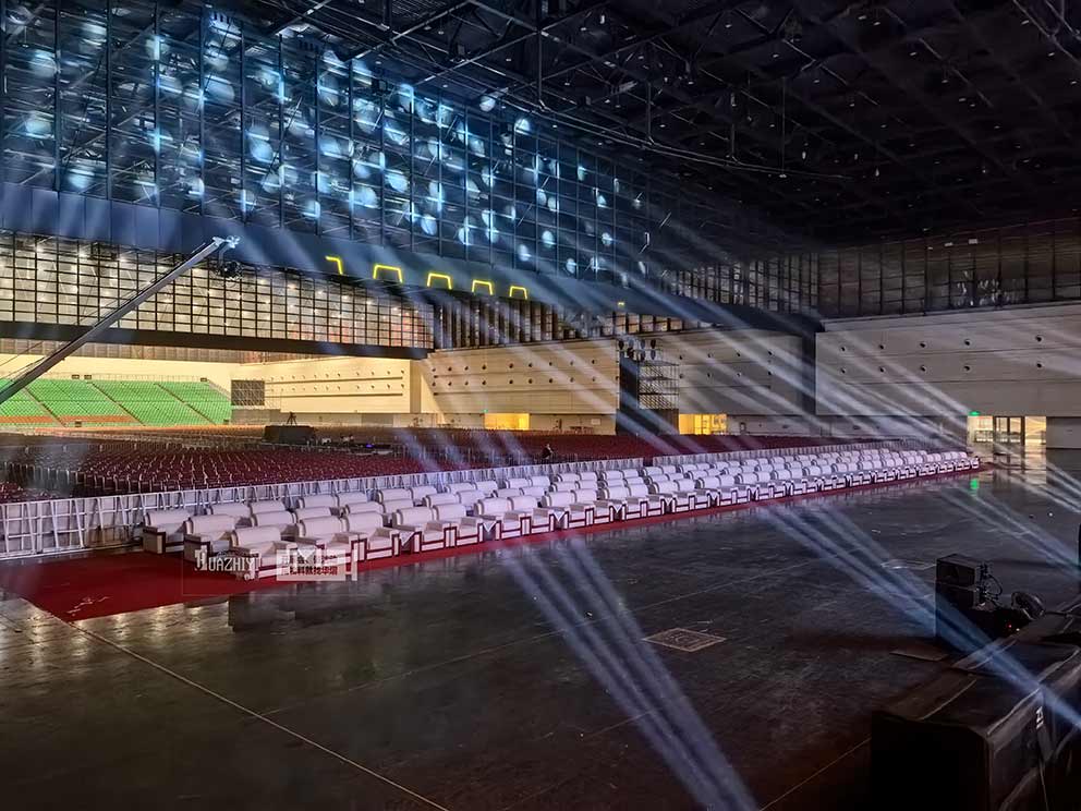 鄭州會展中心“同一個(gè)夢”音樂盛典活動使用華熠沙發(fā)貴賓椅出租