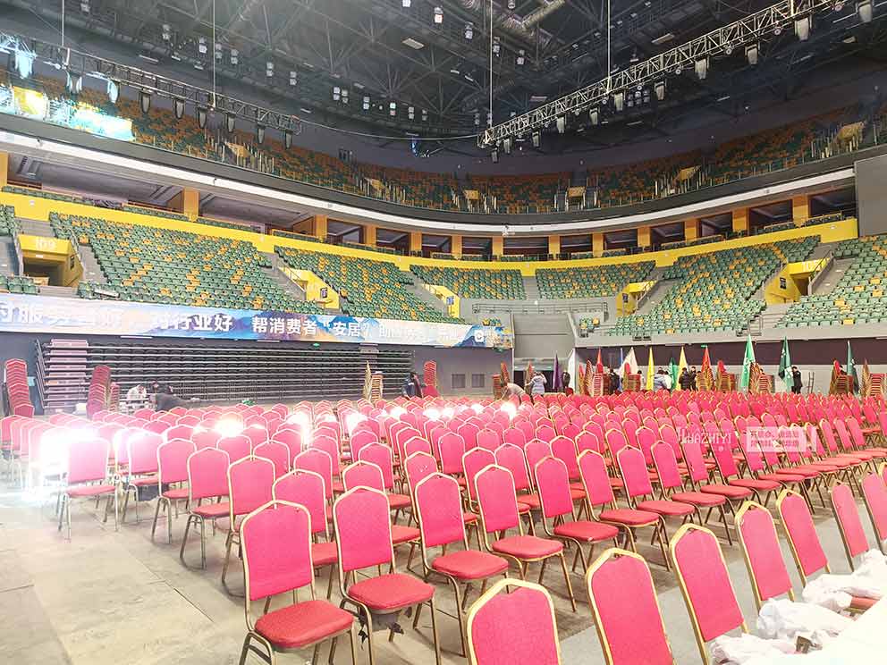 鄭州桌椅出租提供奧體貝殼年會現(xiàn)場貴賓椅租賃