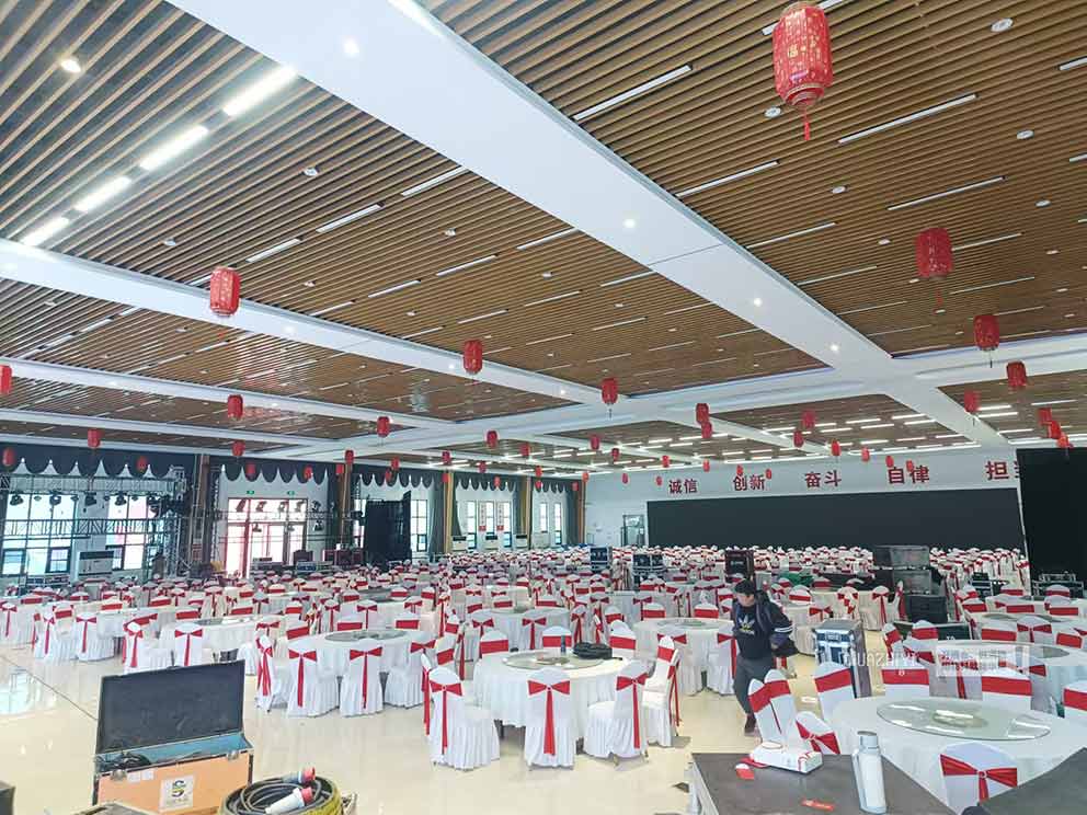 鄭州宴會(huì)桌椅出租公司助力長(zhǎng)垣衛(wèi)華集團(tuán)年終會(huì)議