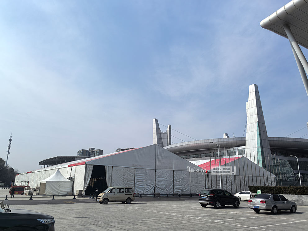 華熠篷房租賃公司在南陽(yáng)搭建家博會(huì)展銷(xiāo)會(huì)篷房