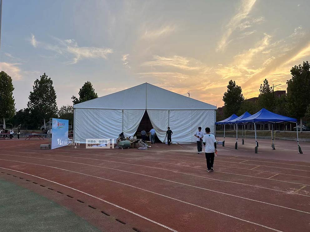 體育篷房出租是一個十分便捷的臨時空間