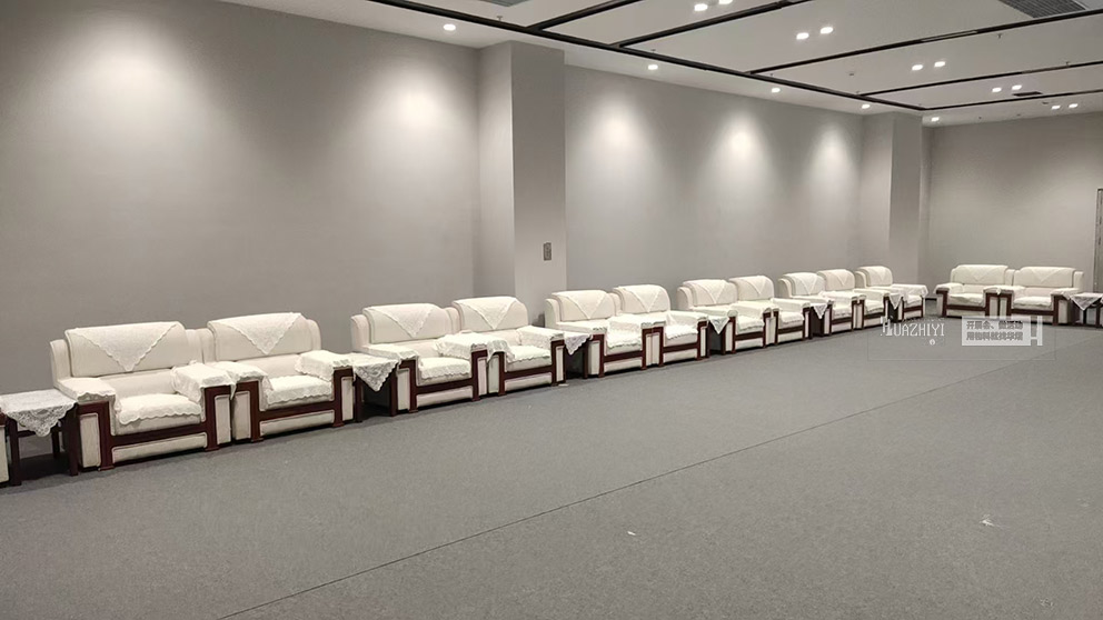 華熠沙發(fā)出租提供濮陽清豐臨時活動布藝沙發(fā)