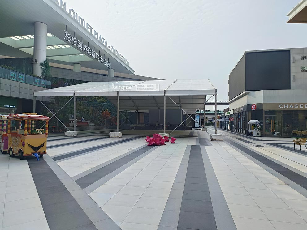 杉杉奧特萊斯廣場篷房由華熠篷房租賃搭建