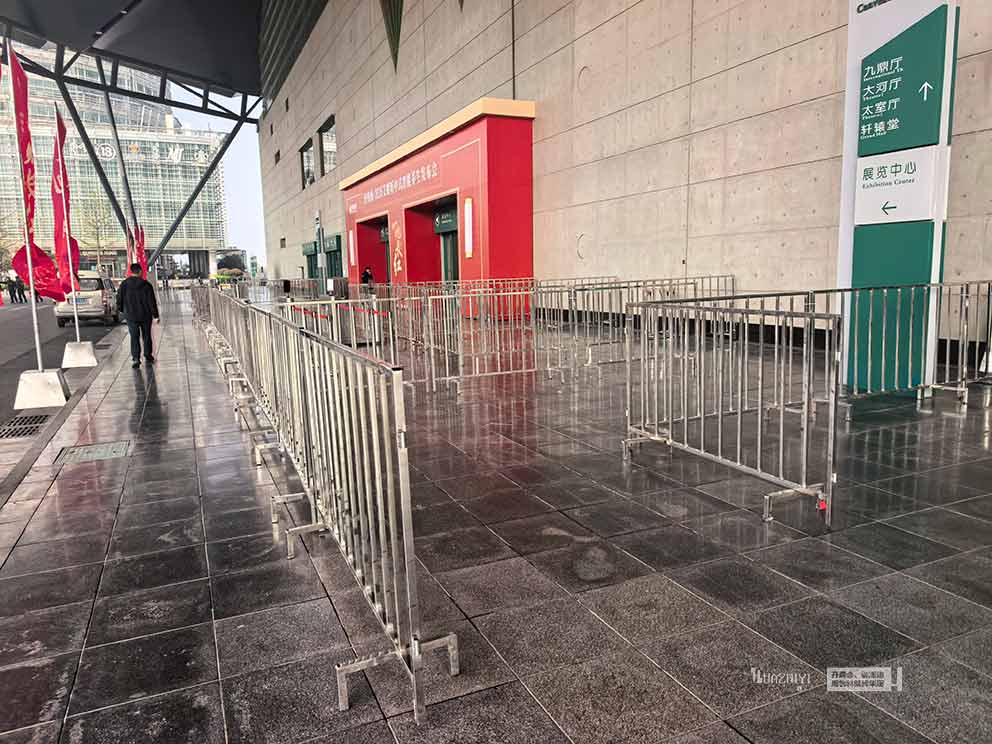 經(jīng)絡炮發(fā)布會由華熠道旗鐵馬租賃進行布場