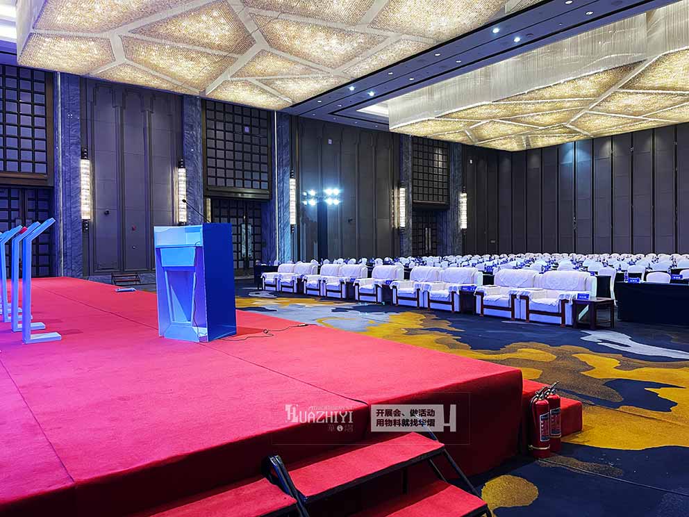  萬達文華酒店活動，華熠桌椅桁架租賃進行布場