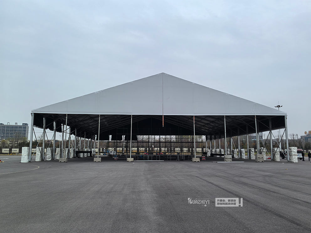 鄭州華熠搭建智能互聯(lián)網(wǎng)測試基地高8米，跨度40米篷房